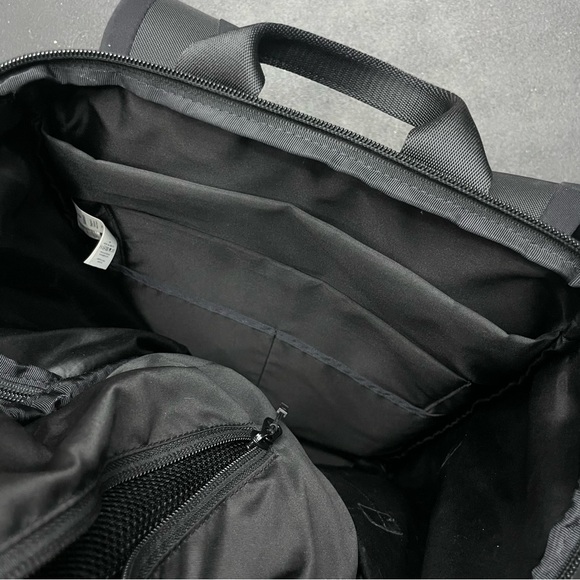 lululemon the ambassador backpack UbEr RaRe - Picture 5 of 6